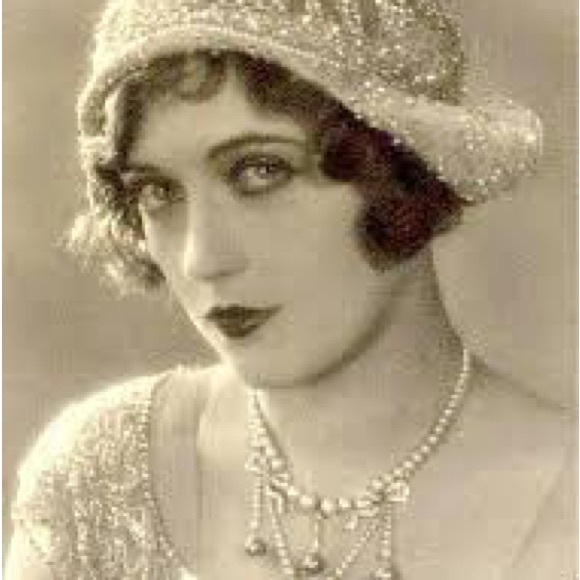 Rare museum quality 1930s bridal hat Chantilly lace and ribbons cream - Picture 4 of 15